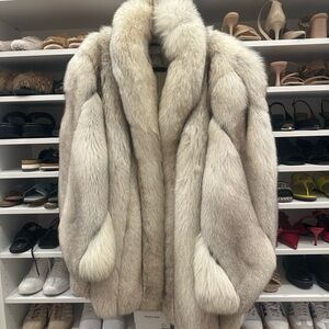 Luxurious Cream Fur Coat